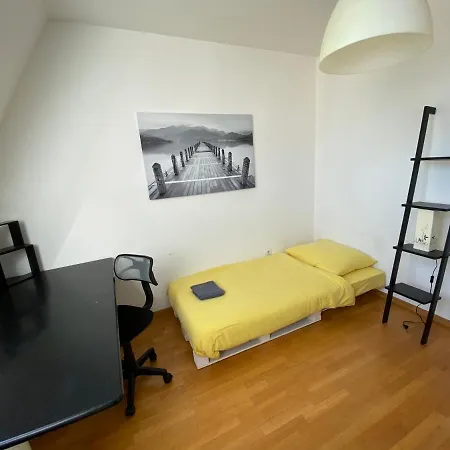 Top W/big Terrace & Pvt. Parking 아파트